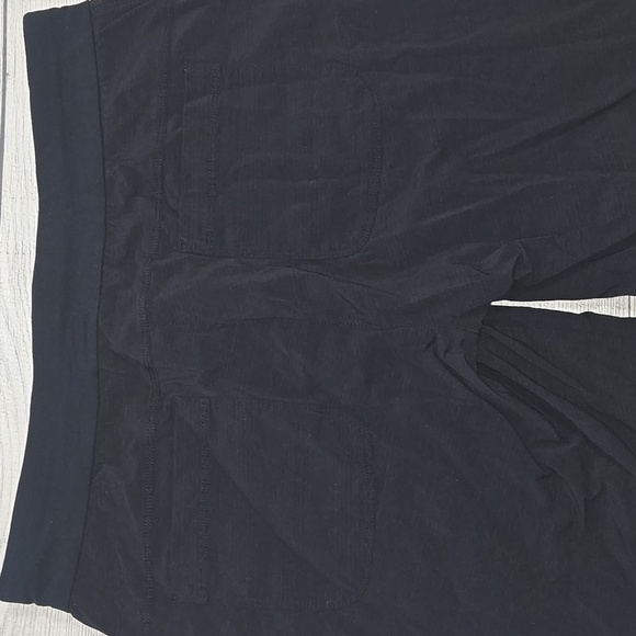 Athleta Women's Trekkie Bermuda 2.0 Black Size 12 - Picture 7 of 10